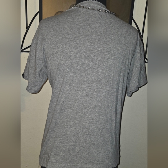 Used tee 💙 - Picture 4 of 6